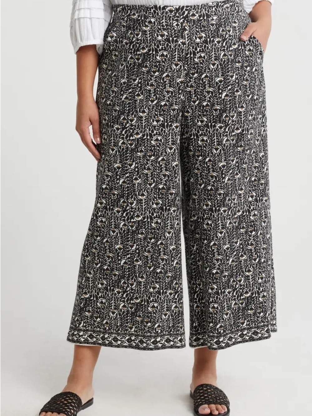 Max Studio Black & White Printed Wide-Leg Crop Pants
